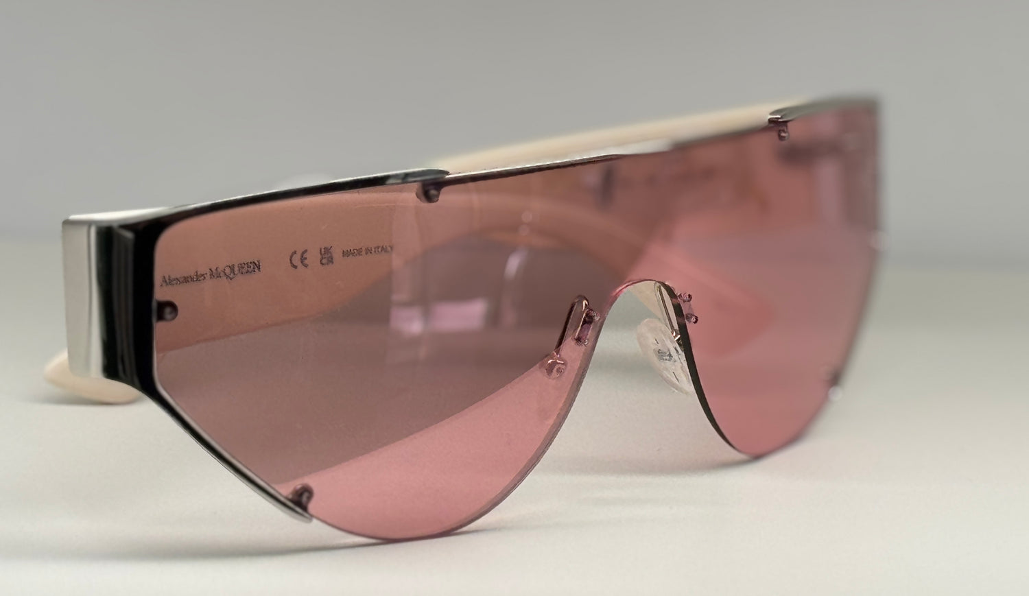 Occhiali da sole Alexander McQueen AM0447s 004 cal. 99 ponte 01 asta 130