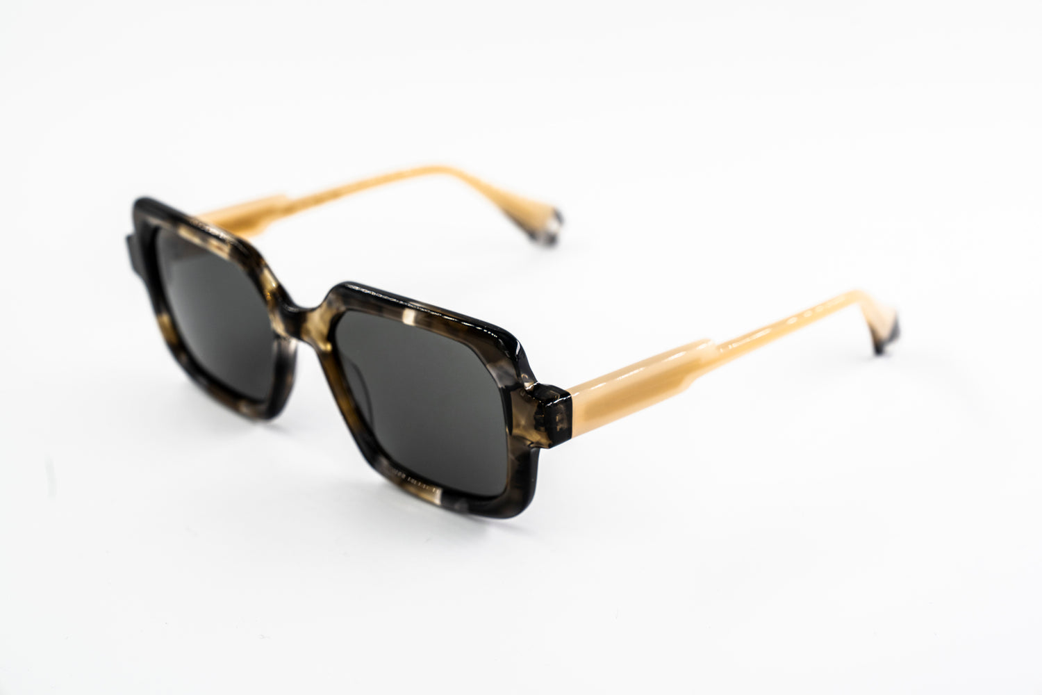 Occhiali da sole GIGI Studios ALEXIA 6666/9 1190 cal.51 ponte 18 asta 137