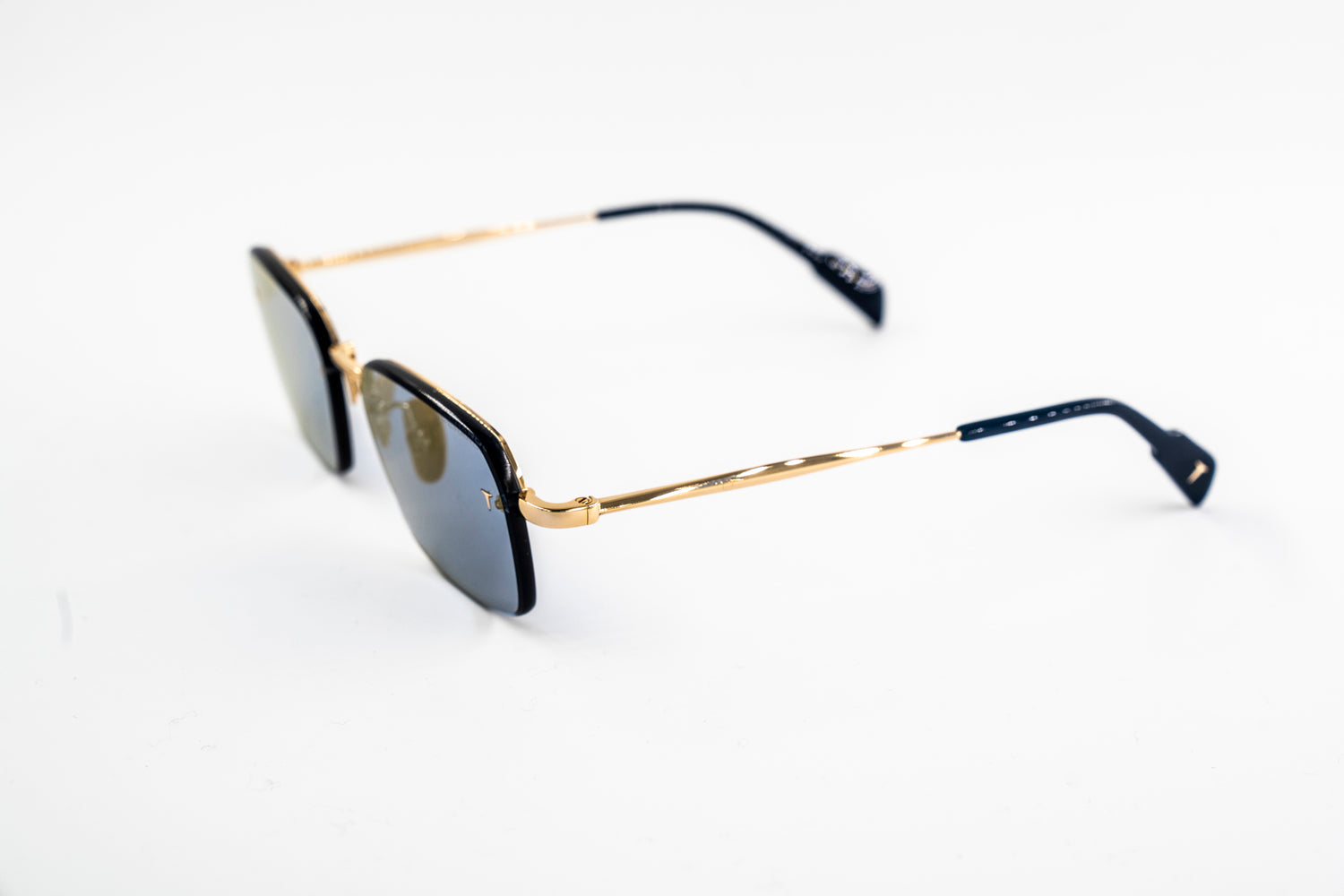 Occhiali da sole T-DESIGN T3139 048 cal. 54 ponte 17 asta 145